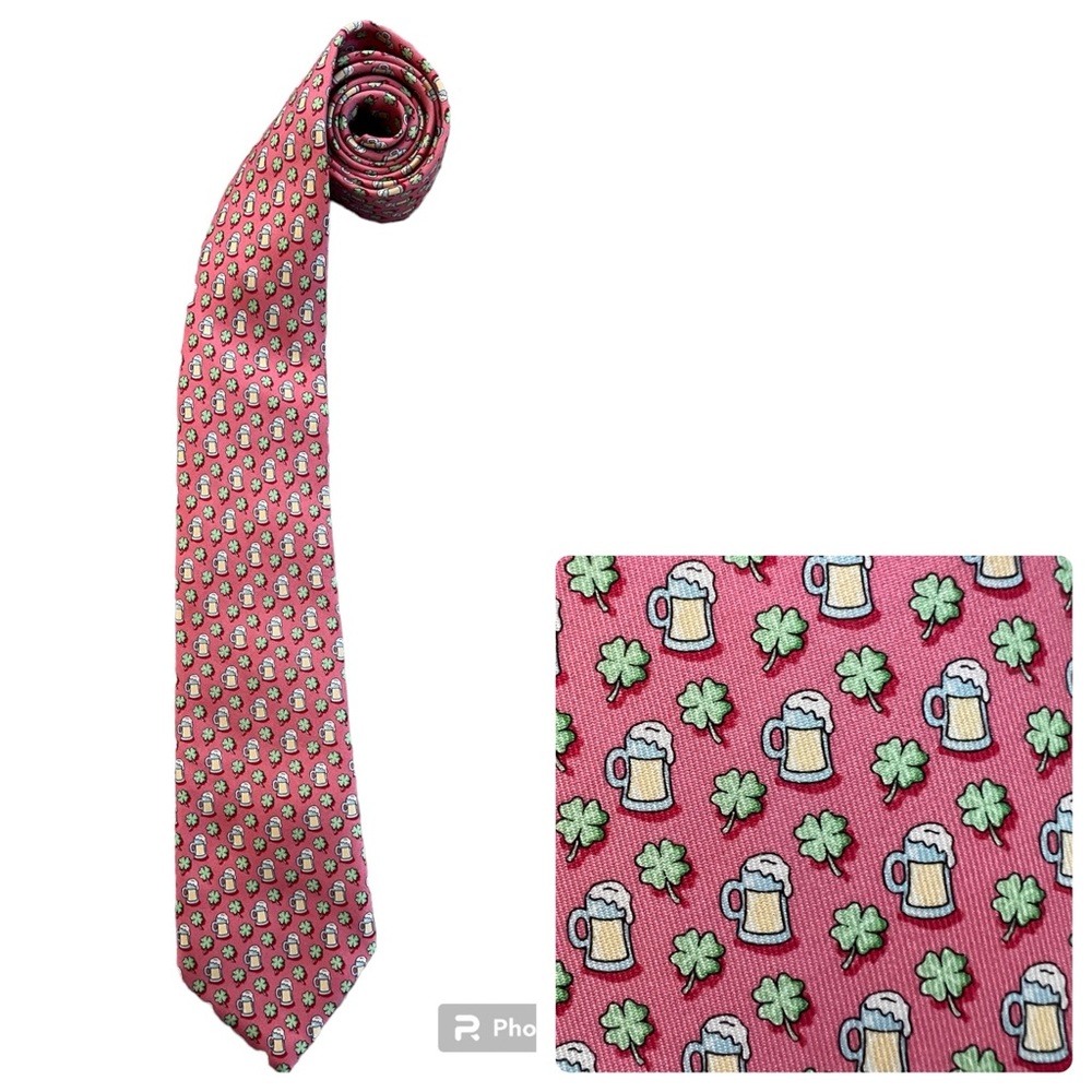 Vineyard Vines 100% silk tie, St. Patrick’s day, shamrocks and beer mug